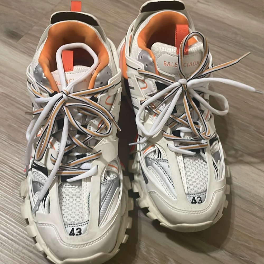 size 43 in  eru.  size 10 in us
